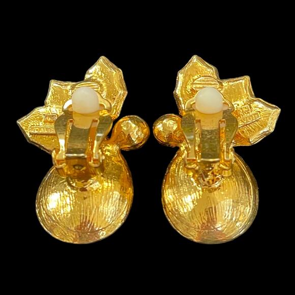 Vintage Avon Clip On Earrings Ruby Red Teardrop Green Enamel Holly Berry - Picture 2 of 13